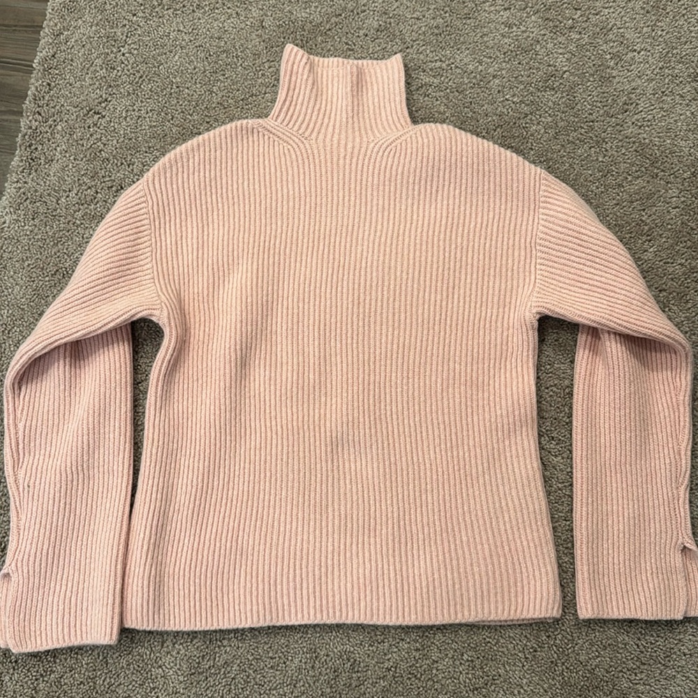 H&M pink sweater
